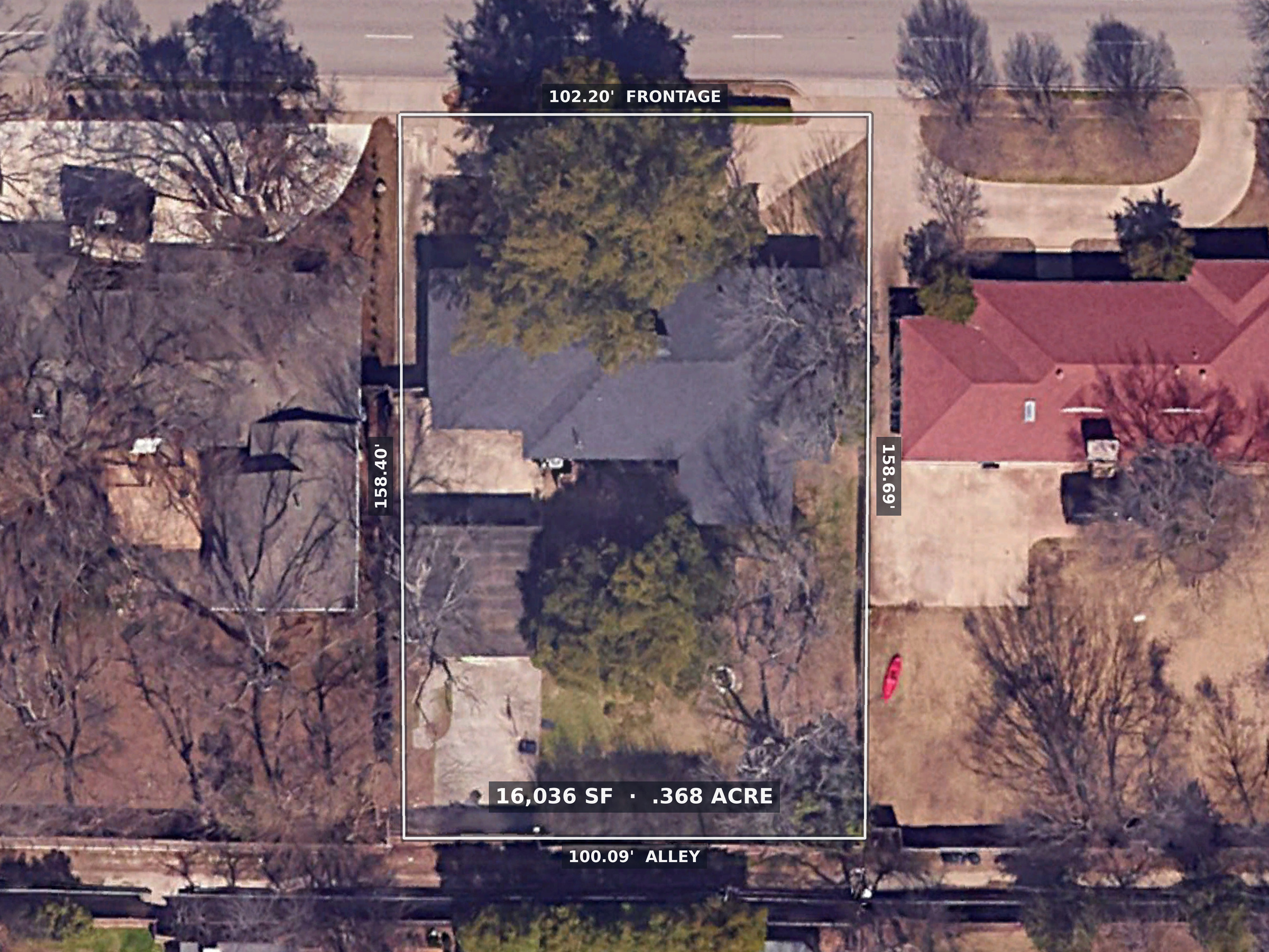 Aerial view of 6522 Royal Lane with the lot lines shown